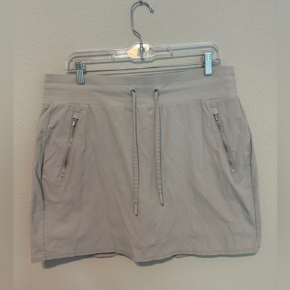 Athleta Gray Trekkie North Skort Skirt #405729 Size 12 Zip Pockets Golf Tennis